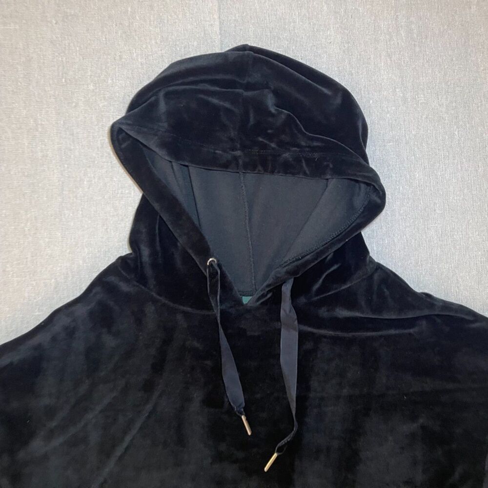 Wild Fable | Black Cropped Velvet Sweatshirt | Medium - Picture 6 of 11